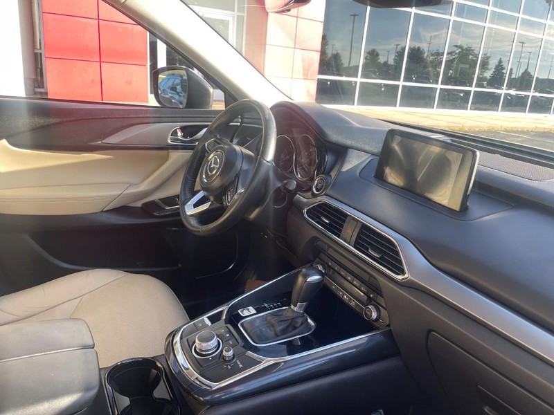 Mazda CX-9 Vehicle Image 04