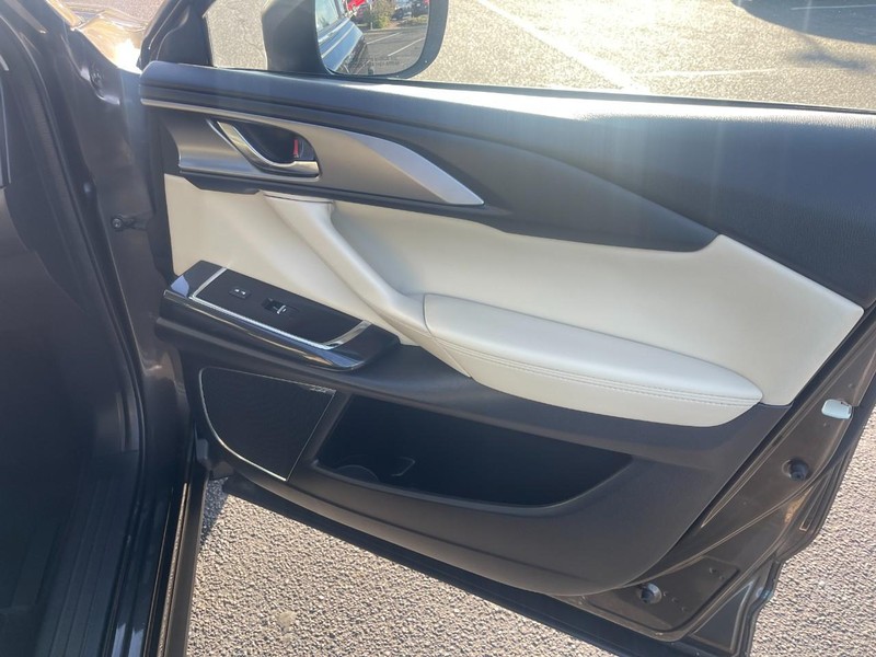 Mazda CX-9 Vehicle Image 07