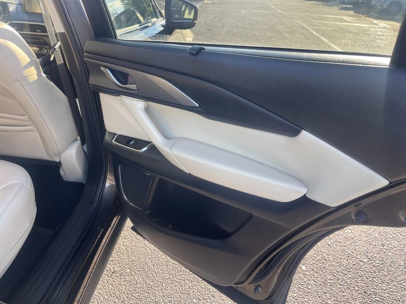 Mazda CX-9 Vehicle Image 11