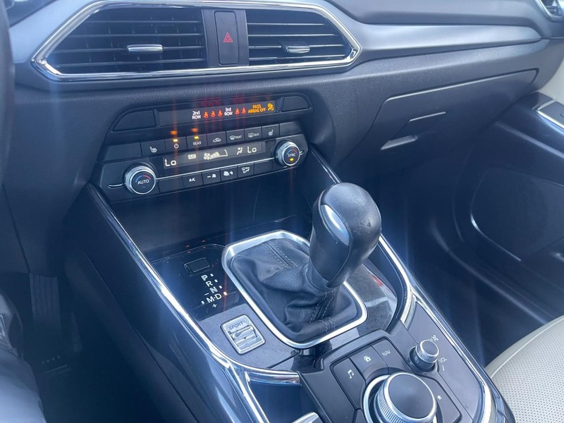 Mazda CX-9 Vehicle Image 22