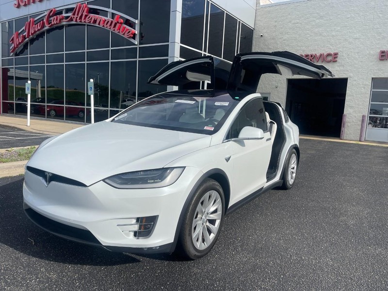 Tesla Model X Vehicle Image 02