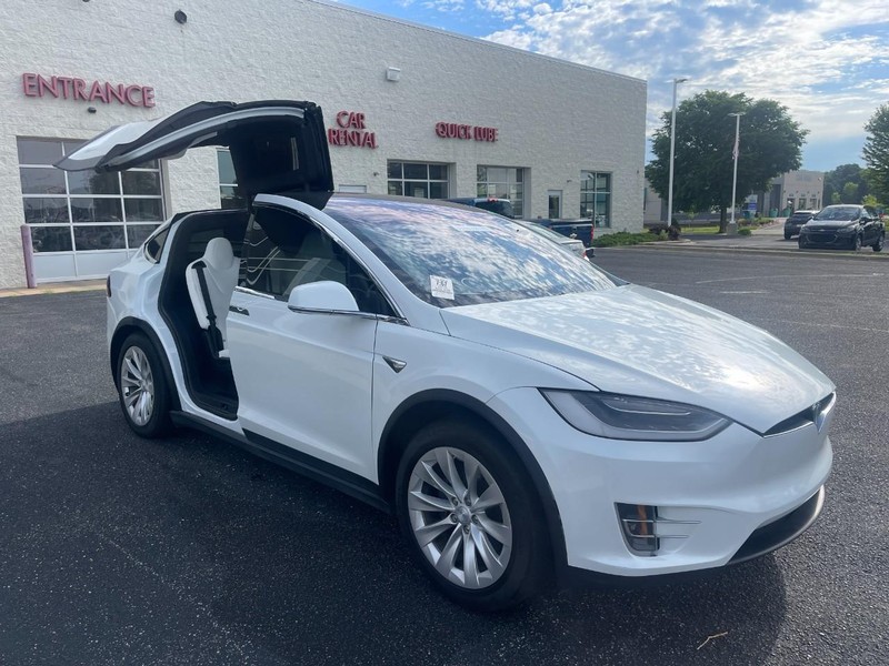 Tesla Model X Vehicle Image 03
