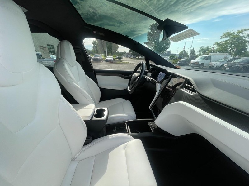 Tesla Model X Vehicle Image 05
