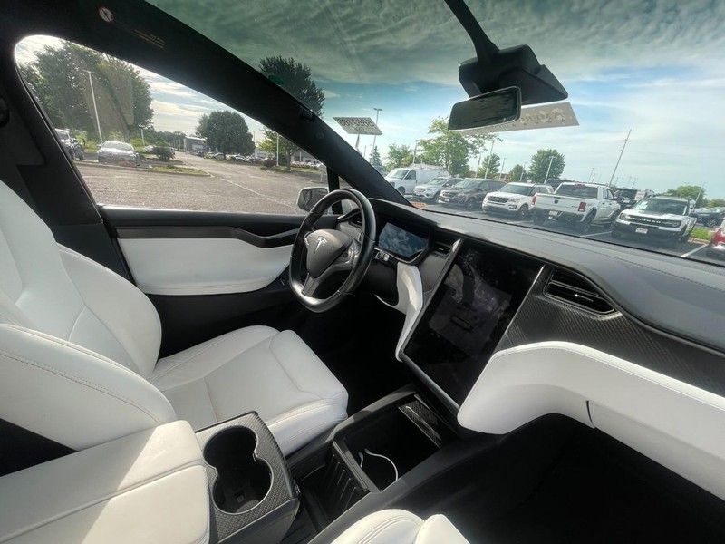 Tesla Model X Vehicle Image 07