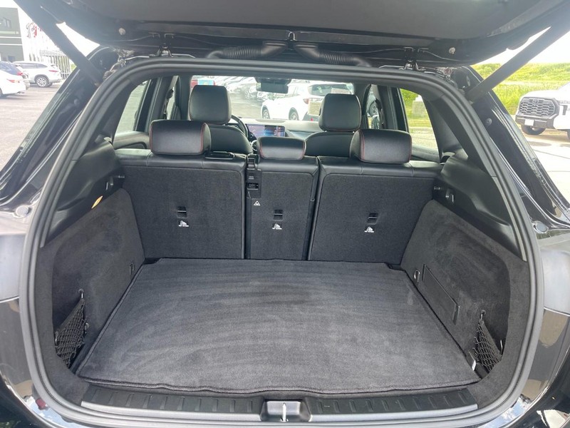 Mercedes-Benz GLA Vehicle Image 13