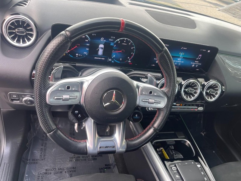 Mercedes-Benz GLA Vehicle Image 22