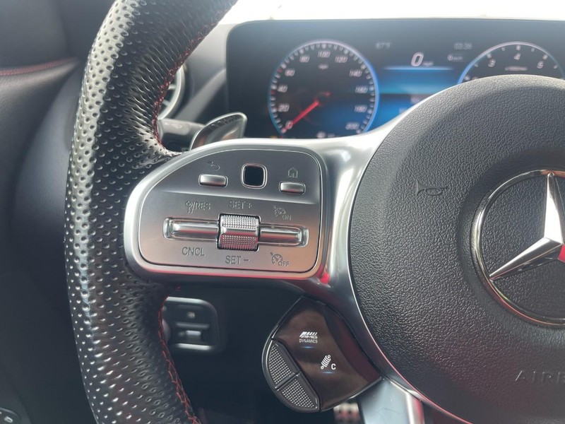 Mercedes-Benz GLA Vehicle Image 23