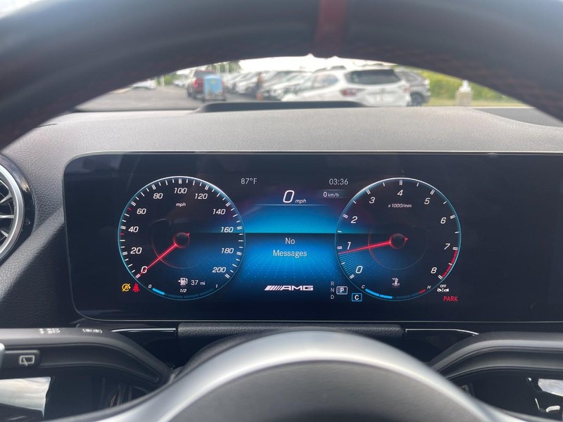 Mercedes-Benz GLA Vehicle Image 27