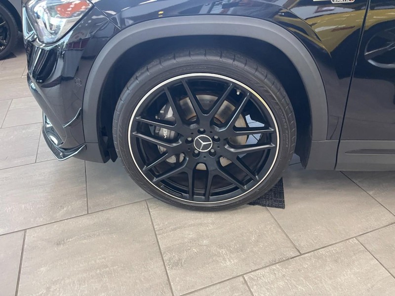 Mercedes-Benz GLA Vehicle Image 35