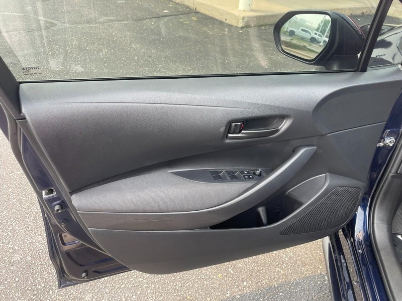Toyota Corolla Vehicle Image 14