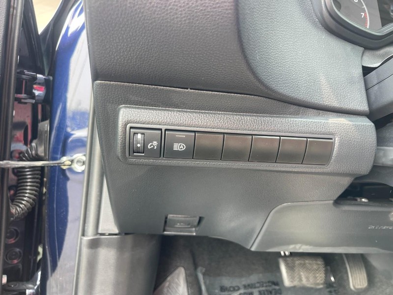 Toyota Corolla Vehicle Image 16