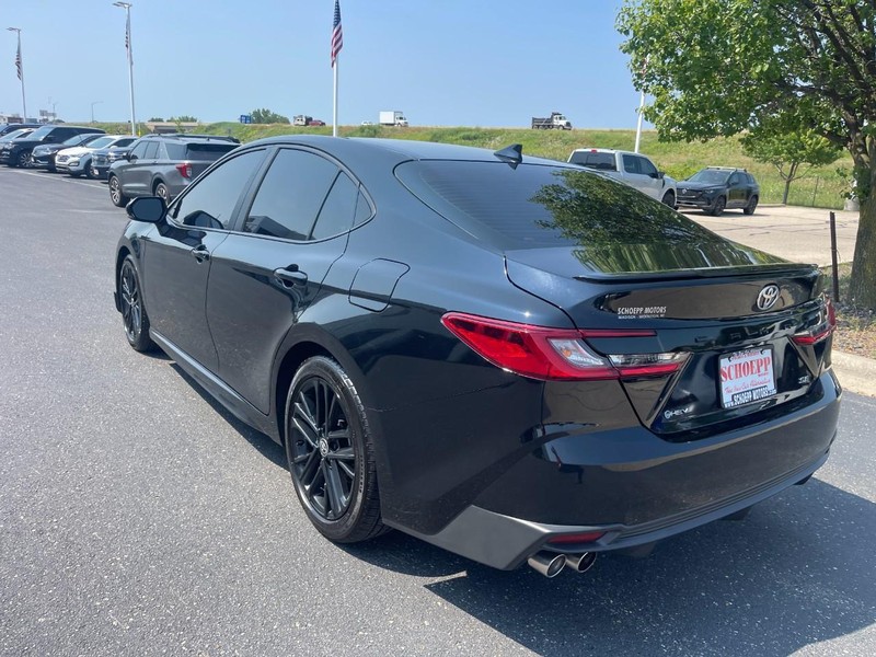 Toyota Camry Vehicle Image 04