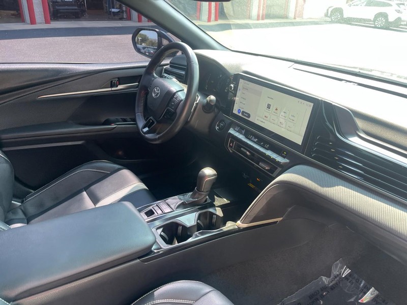 Toyota Camry Vehicle Image 09