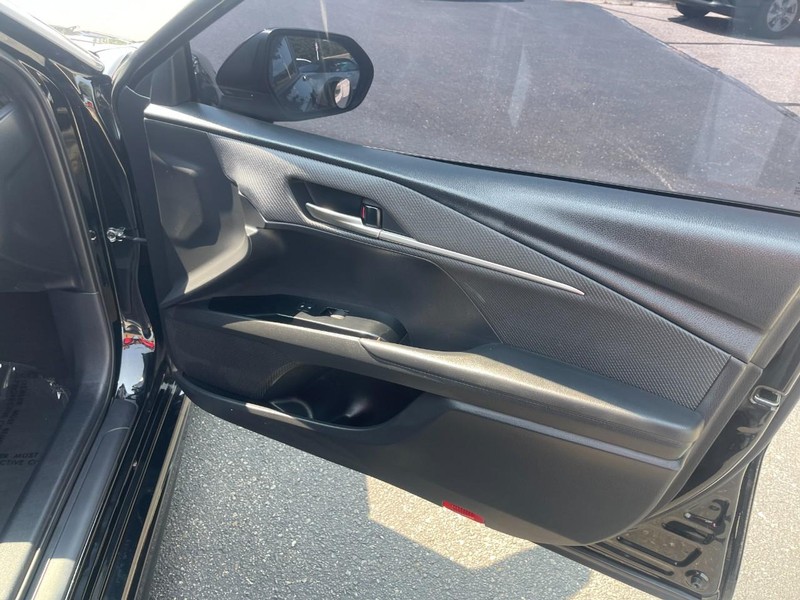 Toyota Camry Vehicle Image 11