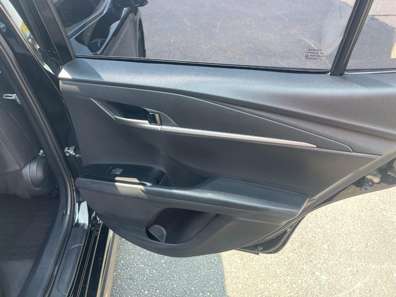 Toyota Camry Vehicle Image 14