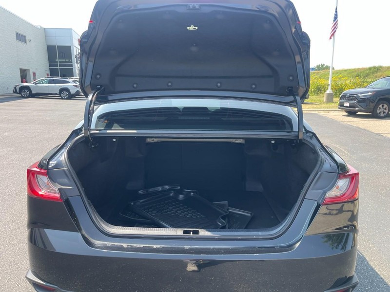Toyota Camry Vehicle Image 15