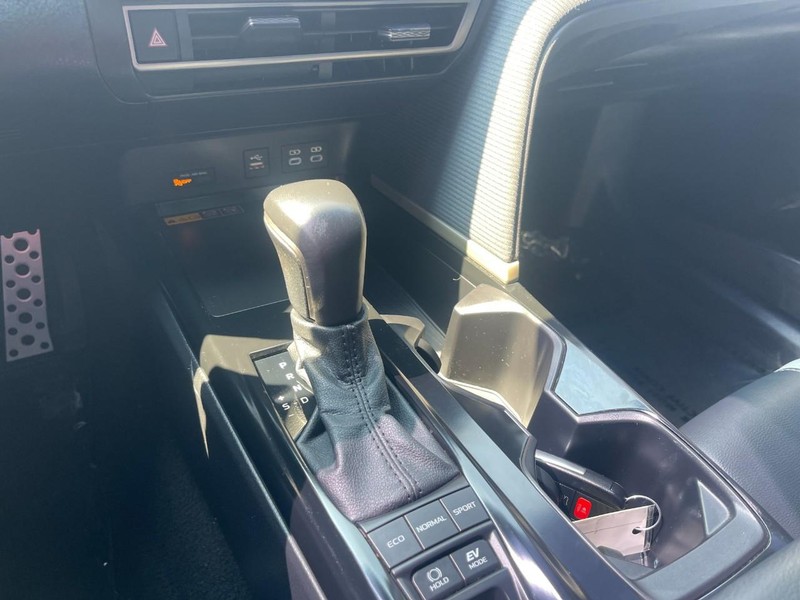 Toyota Camry Vehicle Image 28