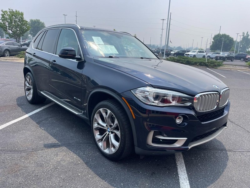 BMW X5 Vehicle Image 02