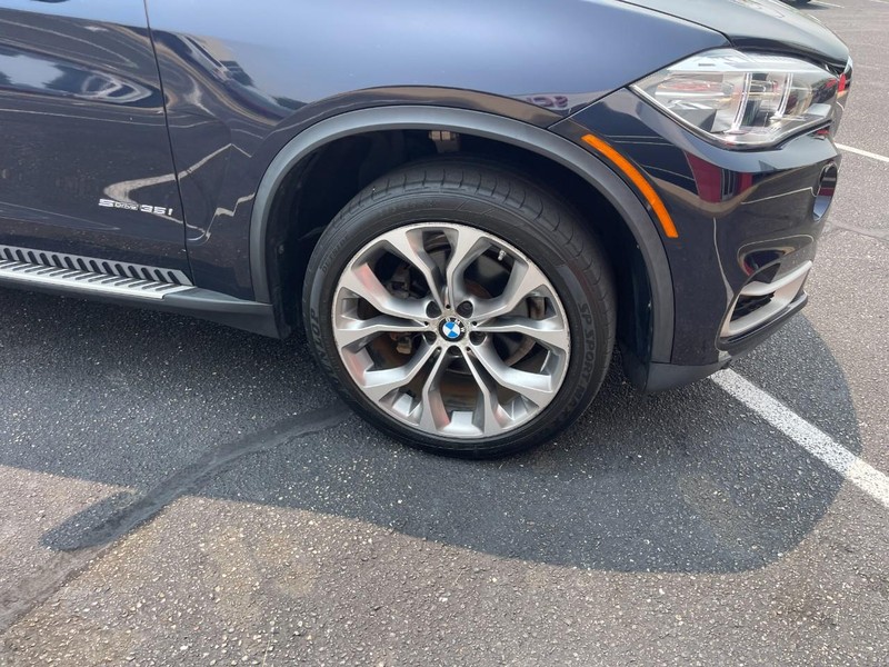 BMW X5 Vehicle Image 07