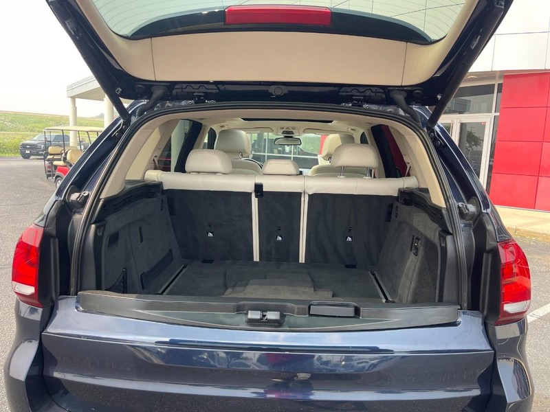 BMW X5 Vehicle Image 15