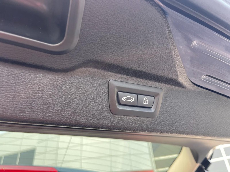 BMW X5 Vehicle Image 16