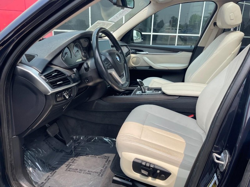 BMW X5 Vehicle Image 19