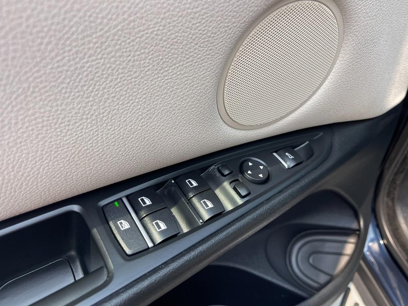 BMW X5 Vehicle Image 21