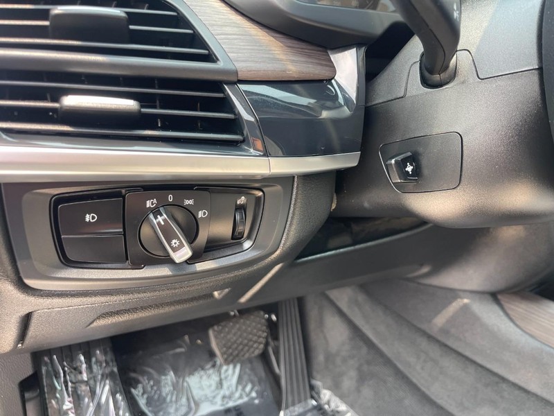 BMW X5 Vehicle Image 22