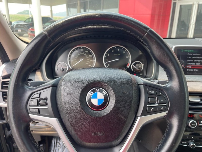 BMW X5 Vehicle Image 24