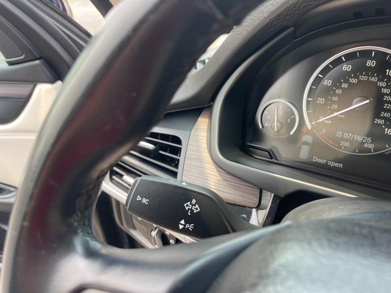 BMW X5 Vehicle Image 26