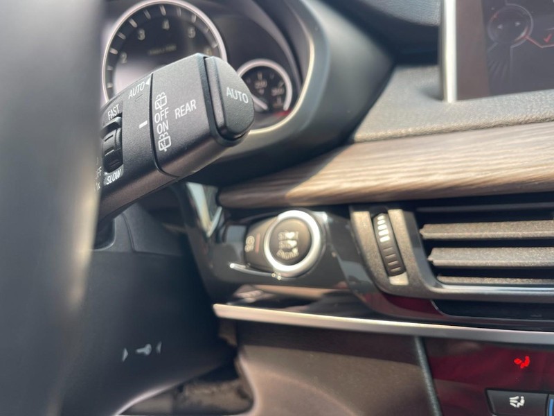 BMW X5 Vehicle Image 28