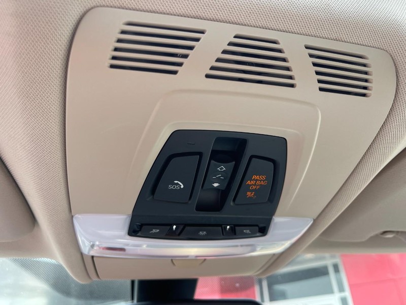 BMW X5 Vehicle Image 33