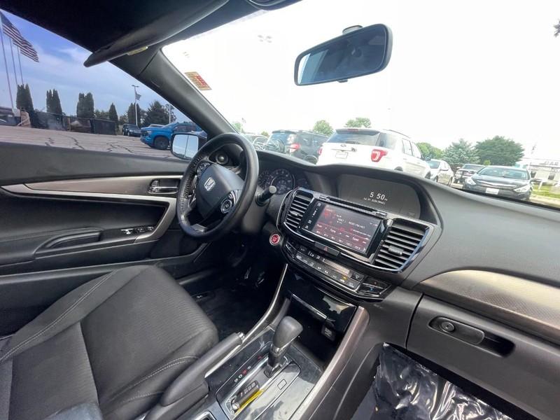 Honda Accord Coupe Vehicle Image 06