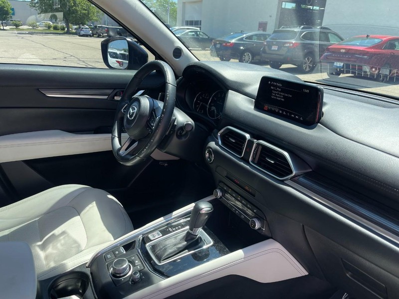 Mazda CX-5 Vehicle Image 02