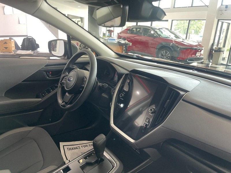 Subaru Crosstrek Vehicle Image 09