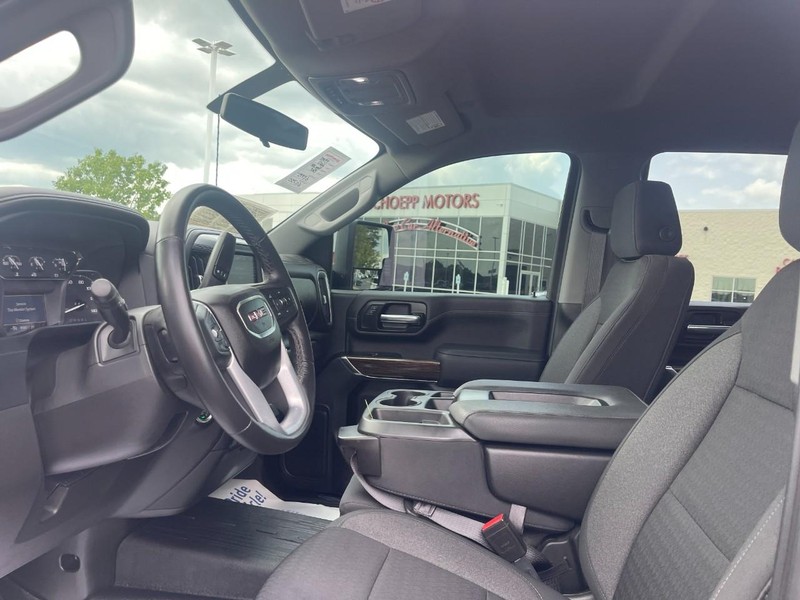 GMC Sierra 2500HD Vehicle Image 17