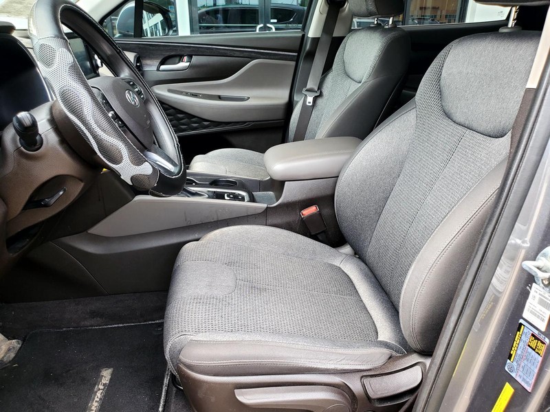 Hyundai Santa Fe Vehicle Image 11