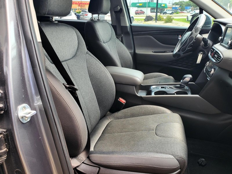 Hyundai Santa Fe Vehicle Image 12