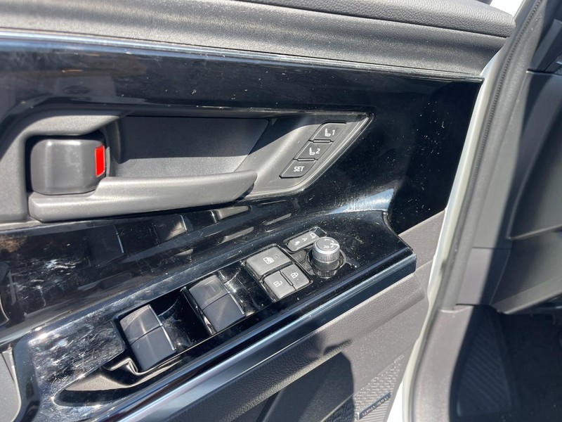 Subaru Solterra Vehicle Image 17