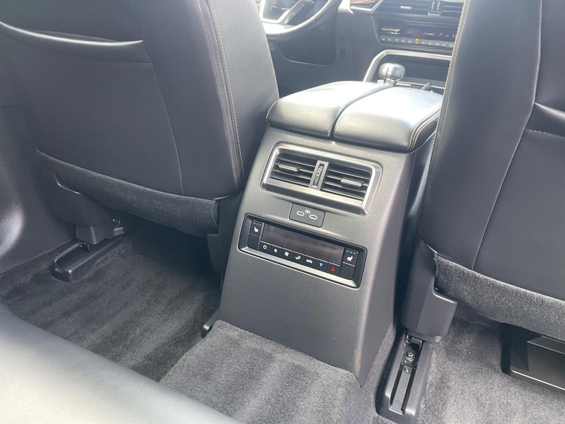 Mazda CX-70 Vehicle Image 29