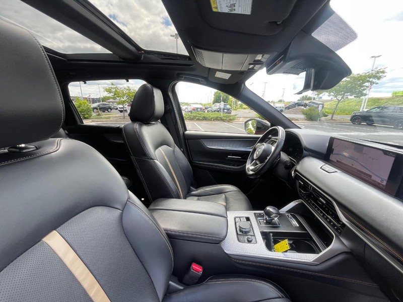 Mazda CX-70 Vehicle Image 33