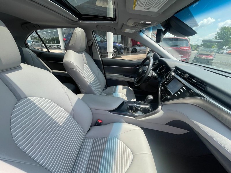Toyota Camry Vehicle Image 04