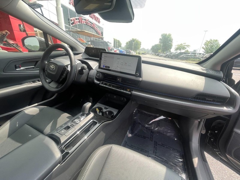 Toyota Prius Vehicle Image 05
