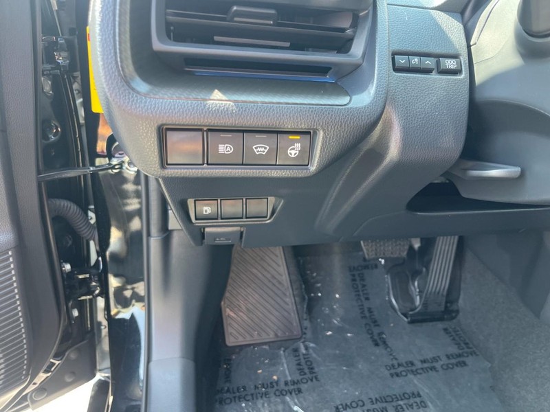 Toyota Prius Vehicle Image 16