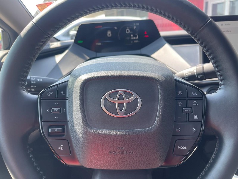 Toyota Prius Vehicle Image 18