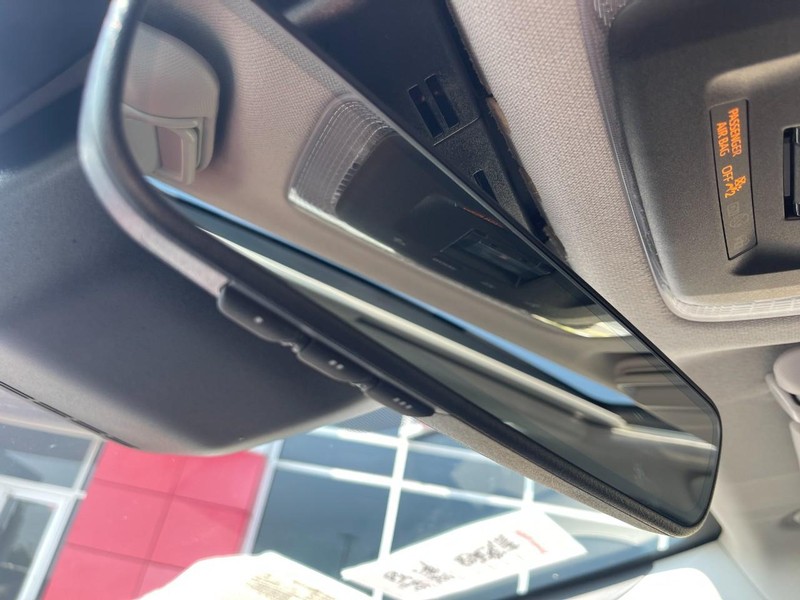 Toyota Prius Vehicle Image 24