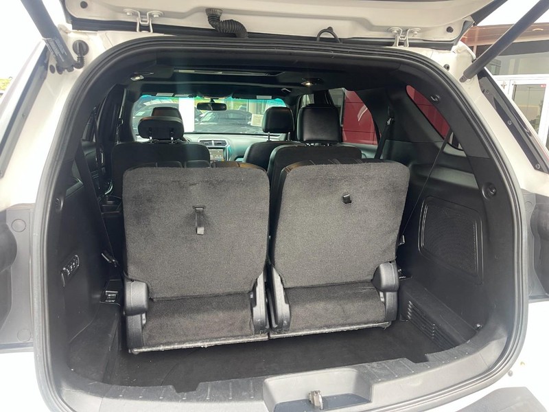 Ford Explorer Vehicle Image 11