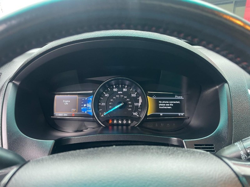Ford Explorer Vehicle Image 23