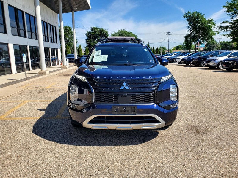 Mitsubishi Outlander Vehicle Image 02