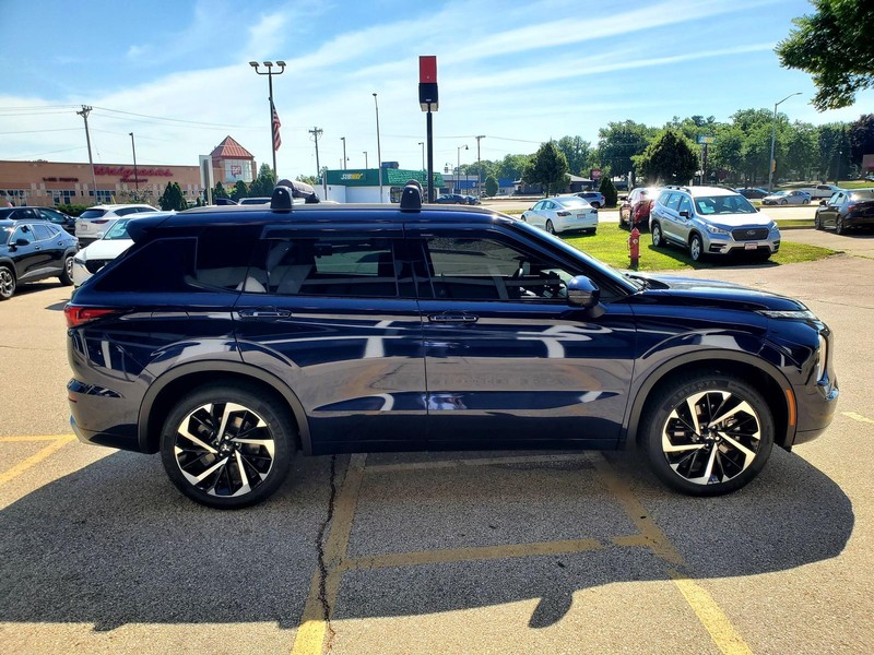 Mitsubishi Outlander Vehicle Image 04
